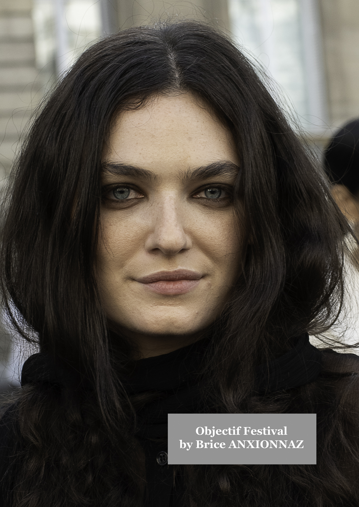 Photo streetstyle de Leonie Hanne - Streetstyle photos of guest arrivals at the Nina Ricci show lors du défilé Nina Ricci Spring 2025 à Streetstyle-photos-of-guest-arrivals-at-the-Nina-Ricci-show, Paris Fashion Week le 7 March 2025 par Brice ANXIONNAZ (Objectif Festival)